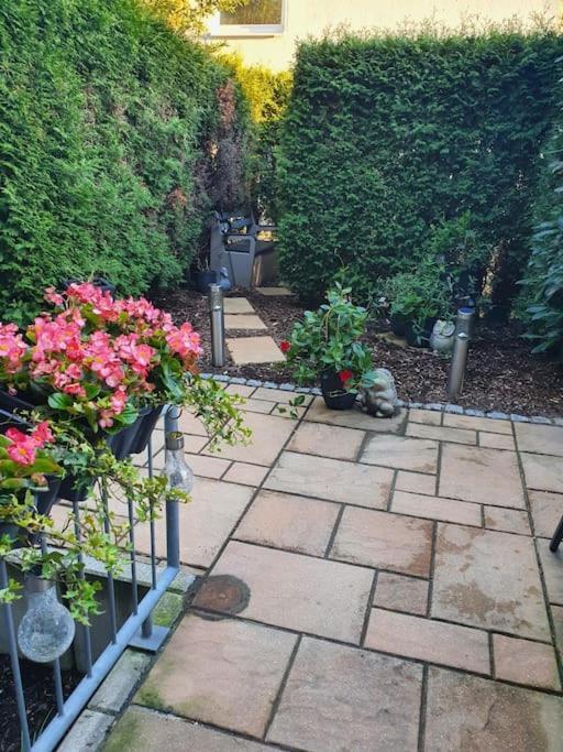 Zentrale Messe/Ferien Whg Mit Garten & Parkplatz Ratingen Ngoại thất bức ảnh