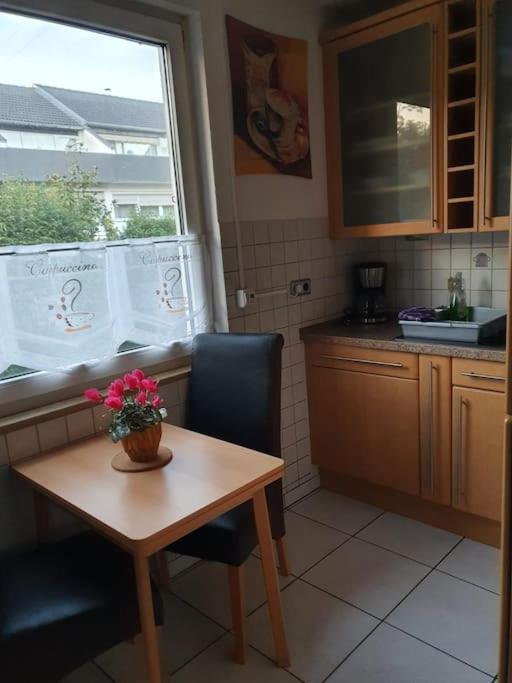 Zentrale Messe/Ferien Whg Mit Garten & Parkplatz Ratingen Ngoại thất bức ảnh